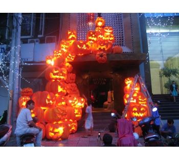 Trang trí Halloween